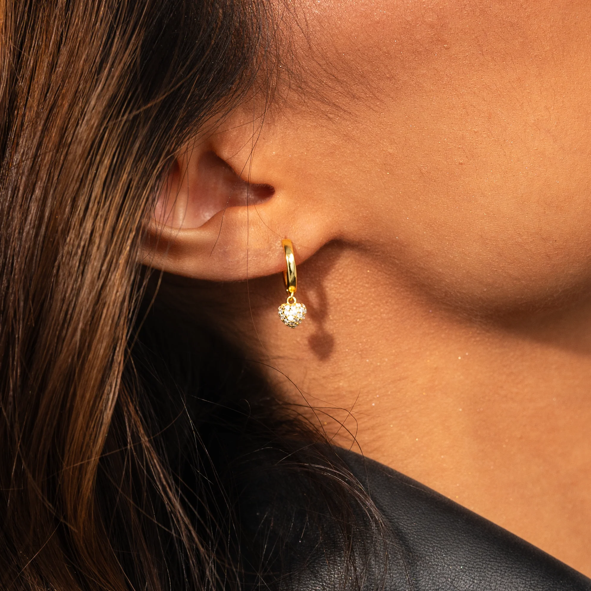 Amo Heart Necklace & Amore Pave Hoops Set Gold - Image 3
