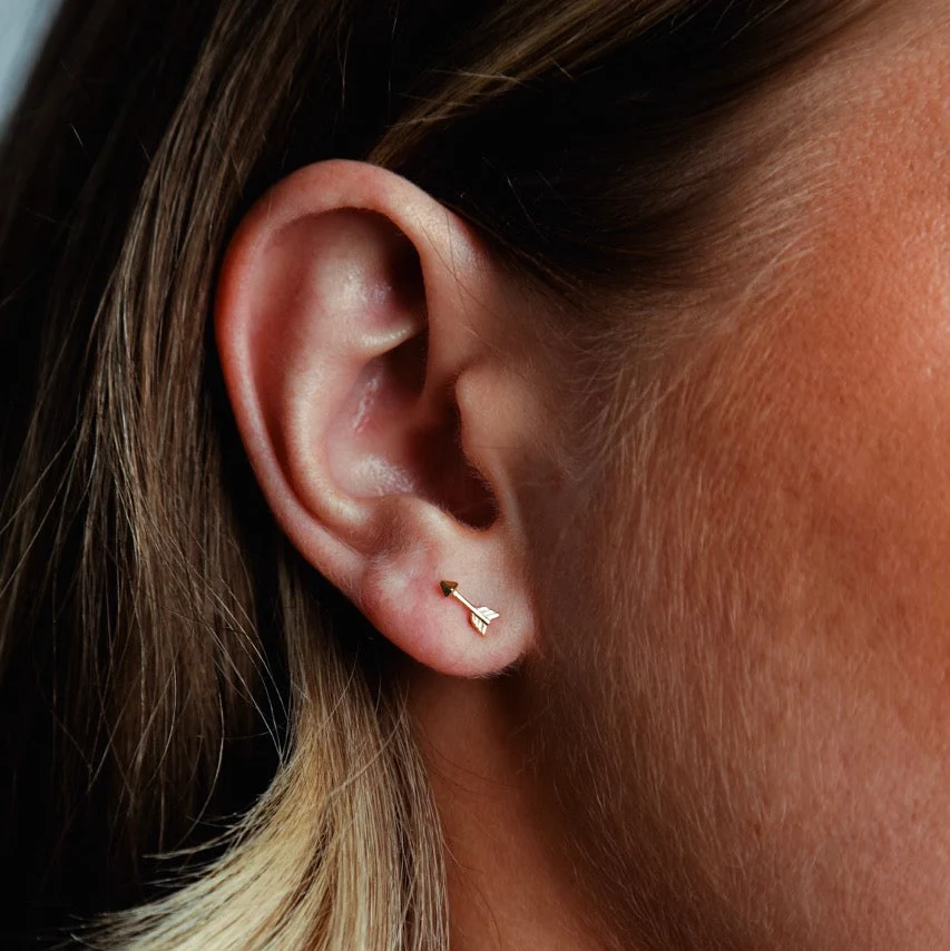 Arrow Stud Earrings Gold - Image 4