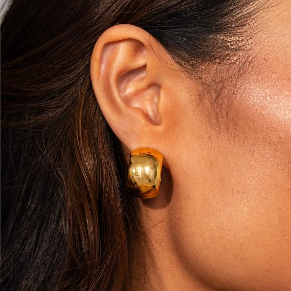 Dolce Stud Earrings - Image 4