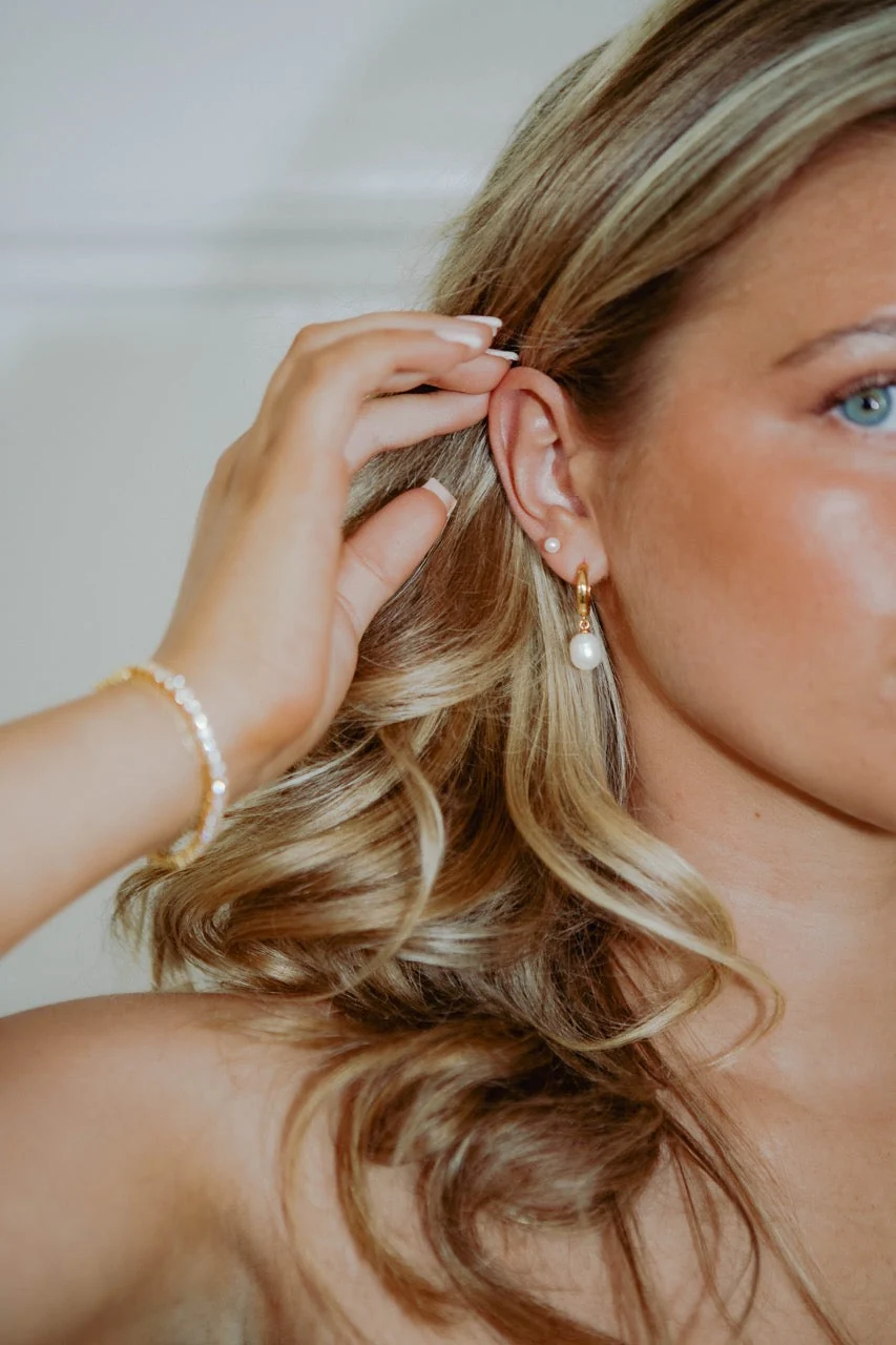 Fine Pearl Stud Earrings in Silver - Image 5
