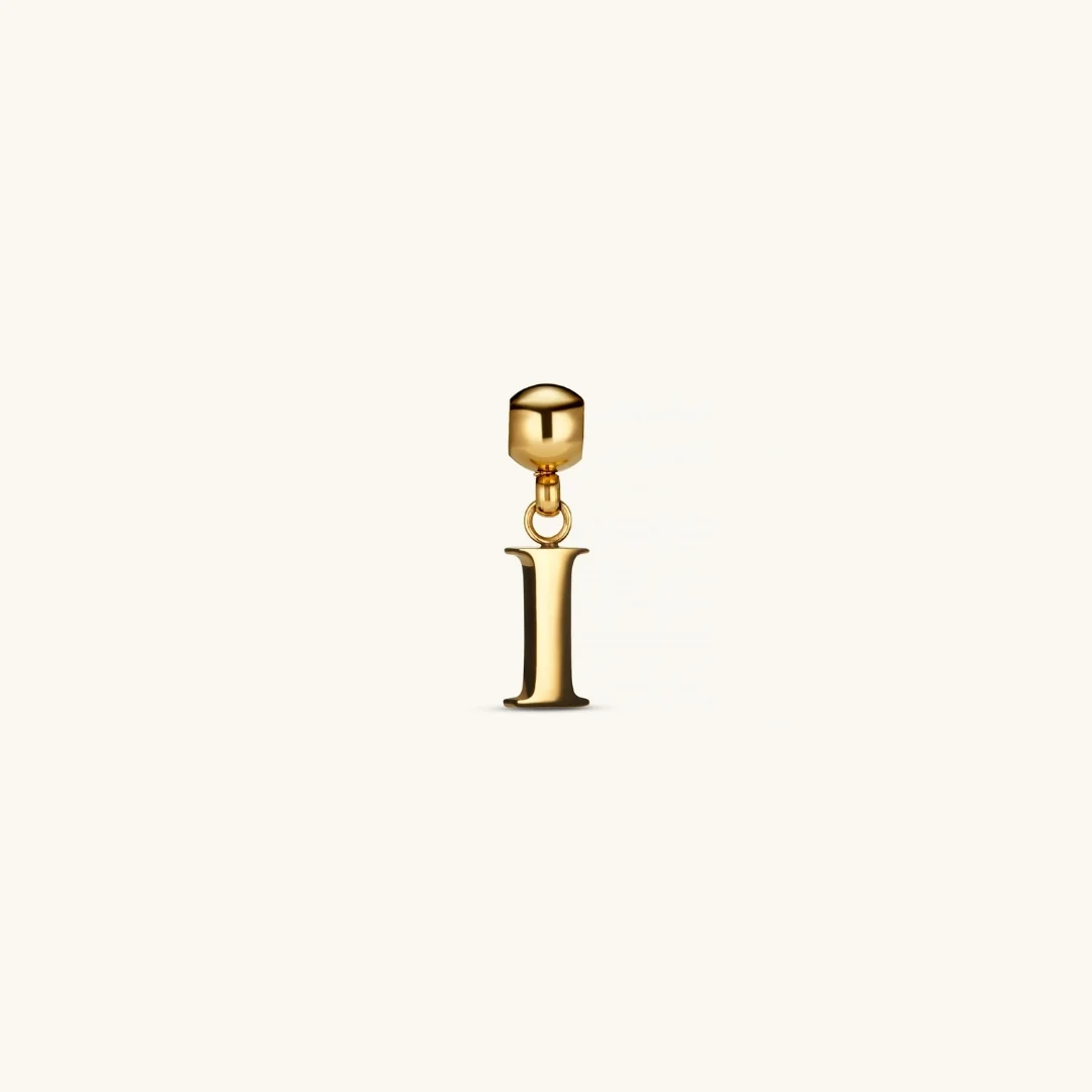 I Classic Initial Charm Gold