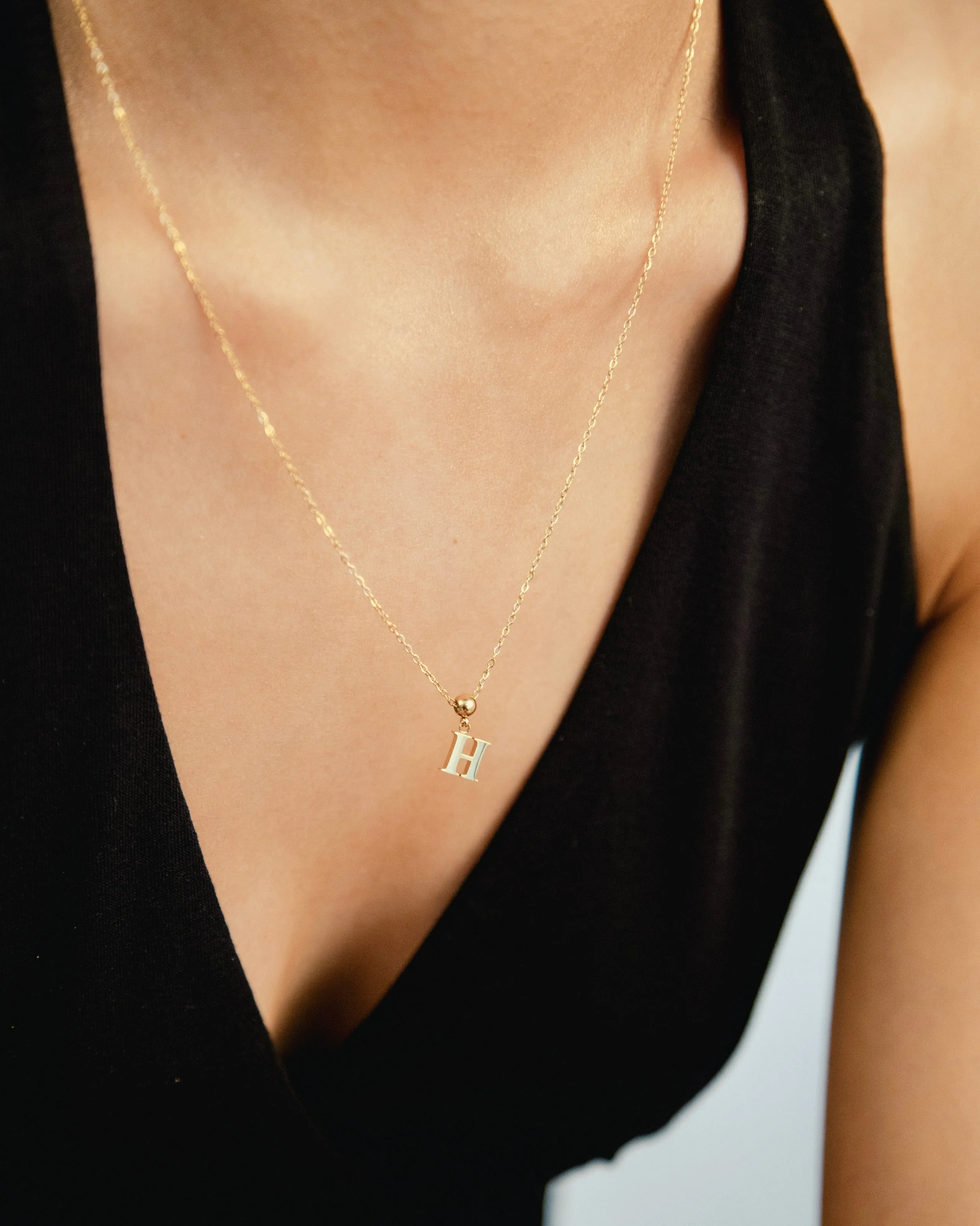 H Classic Initial Charm Gold - Image 2