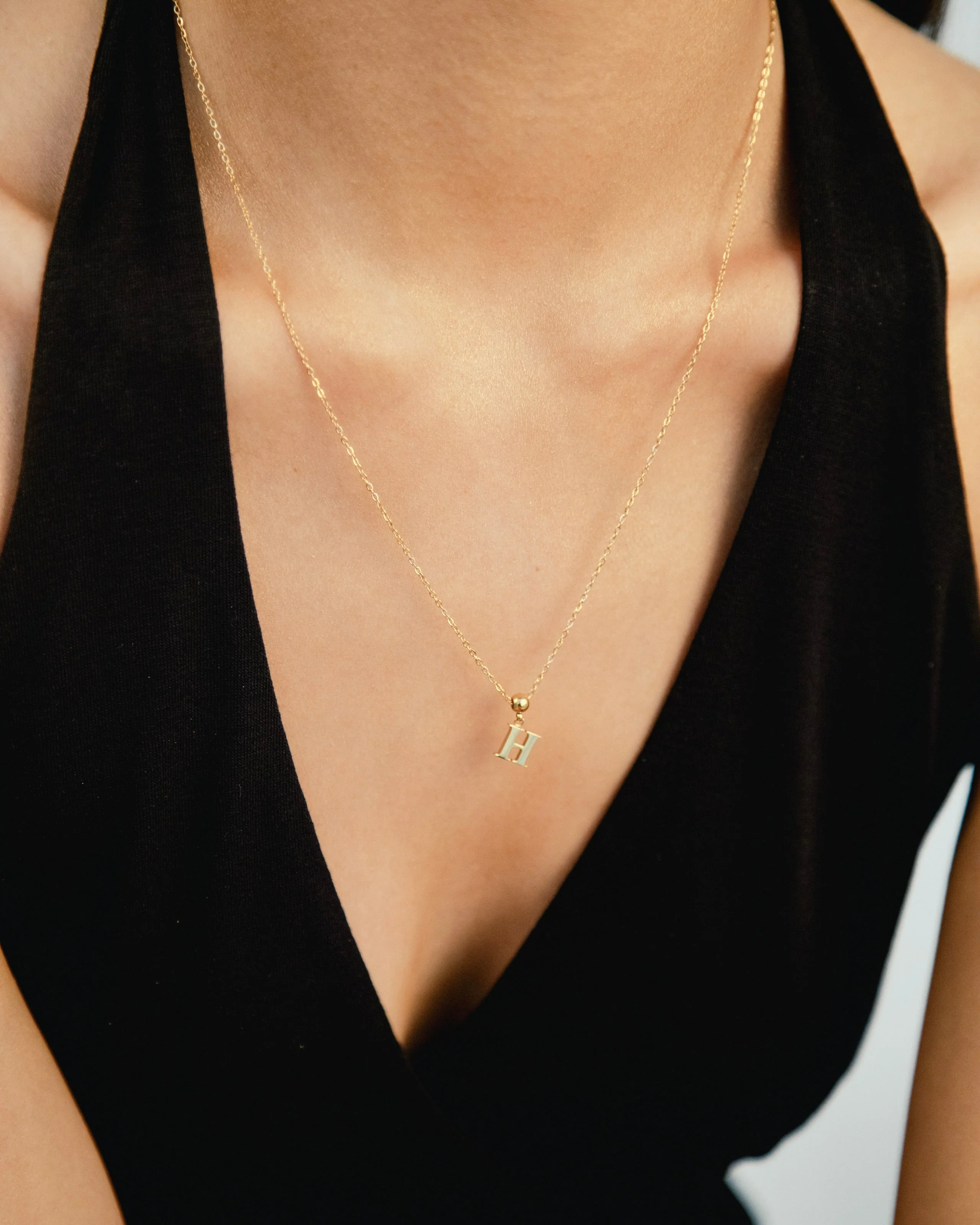 H Classic Initial Charm Gold - Image 5
