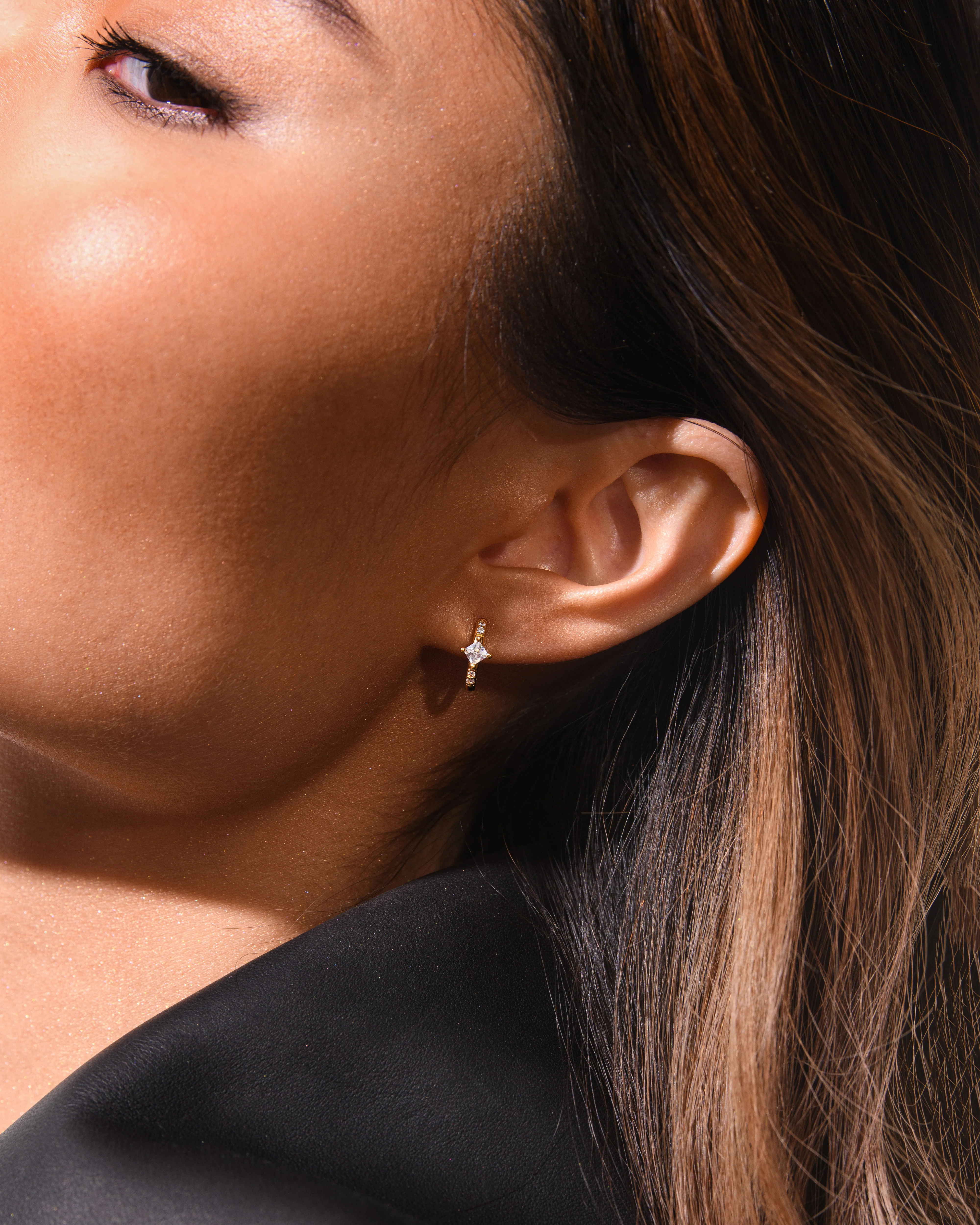 Halo Hoop Earrings Gold - Image 2