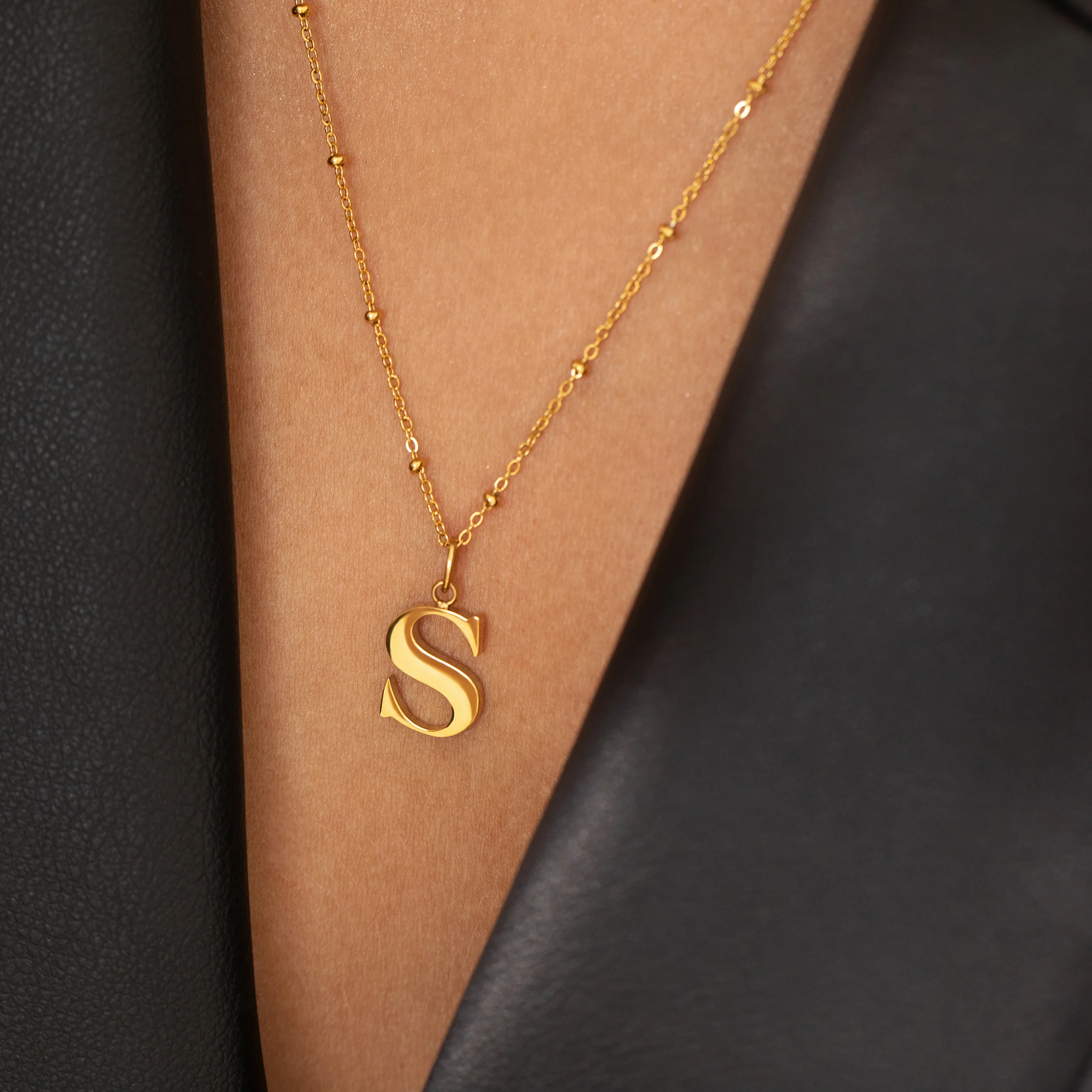 I Initial Necklace Gold - Image 3