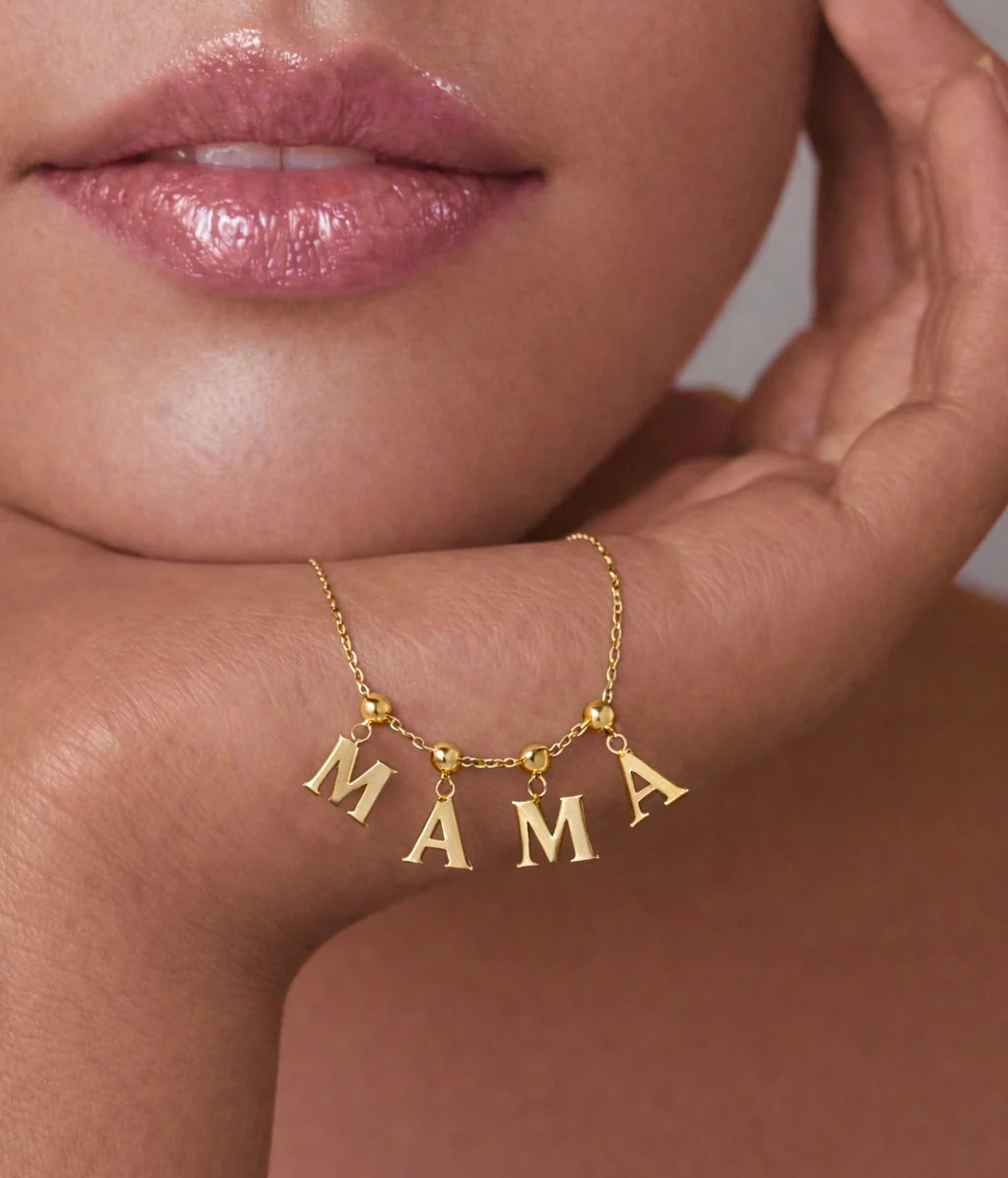 Mama Classic Charm Necklace Gold