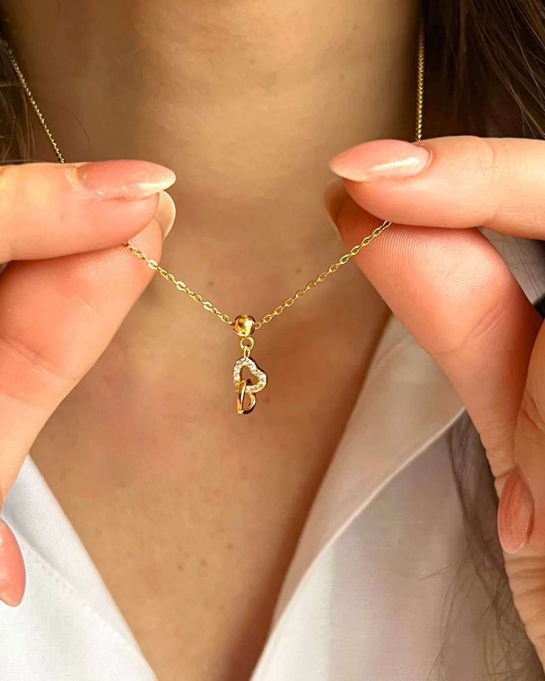 Mi Amor Interlocking Charm Necklace & Alma Studs Set Gold - Image 2