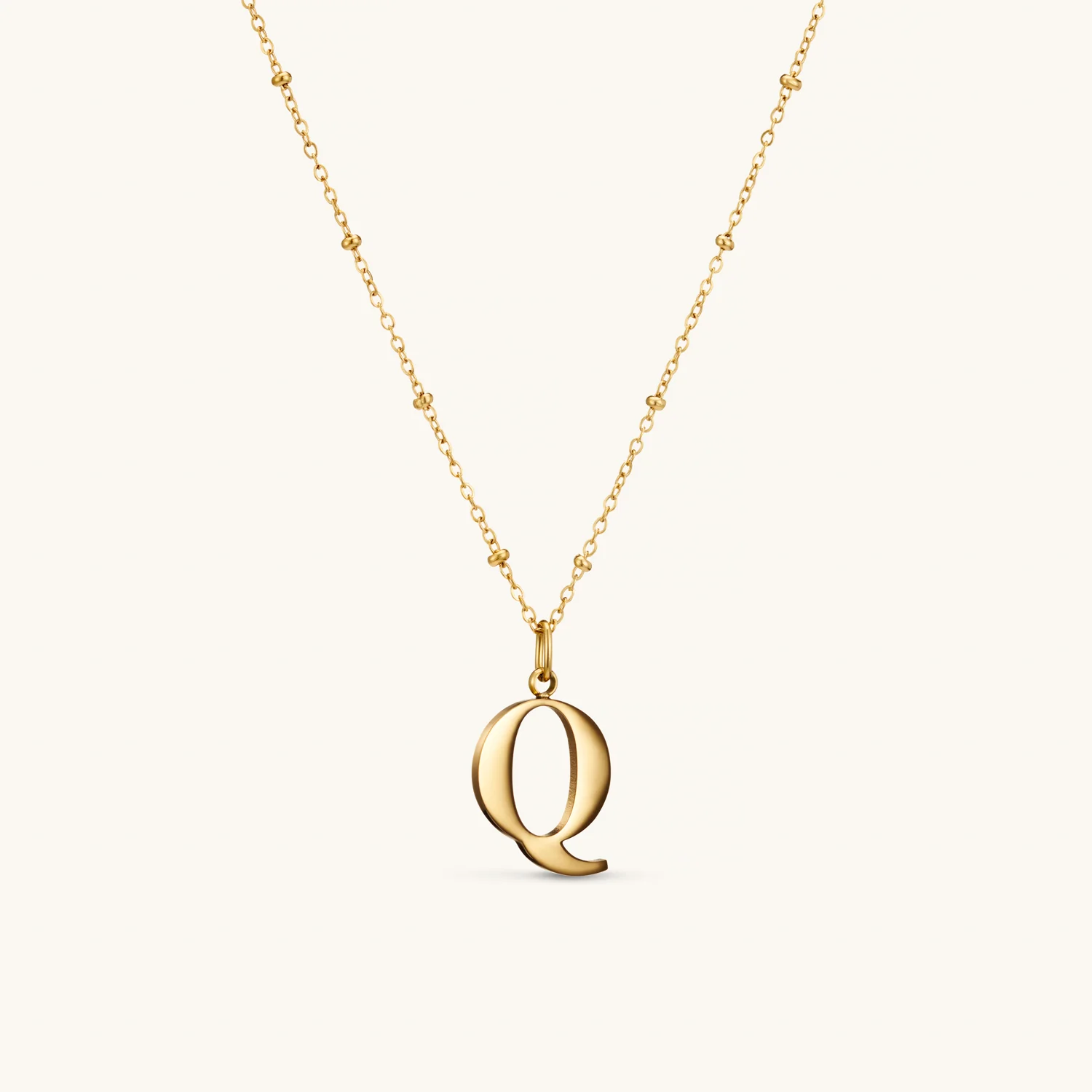 Q Initial Pendant Necklace Gold