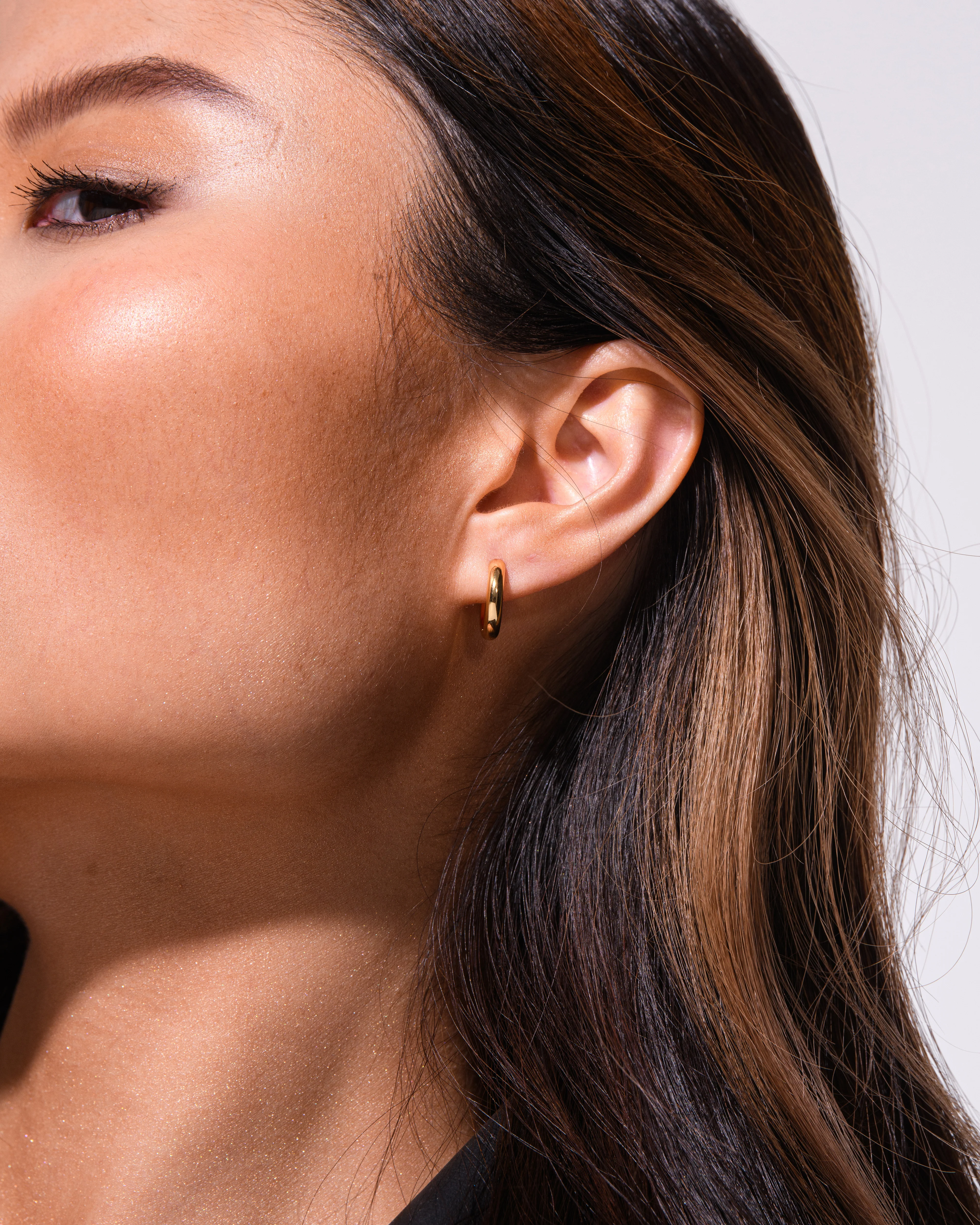 Small Bold Hoops in Gold - Image 4