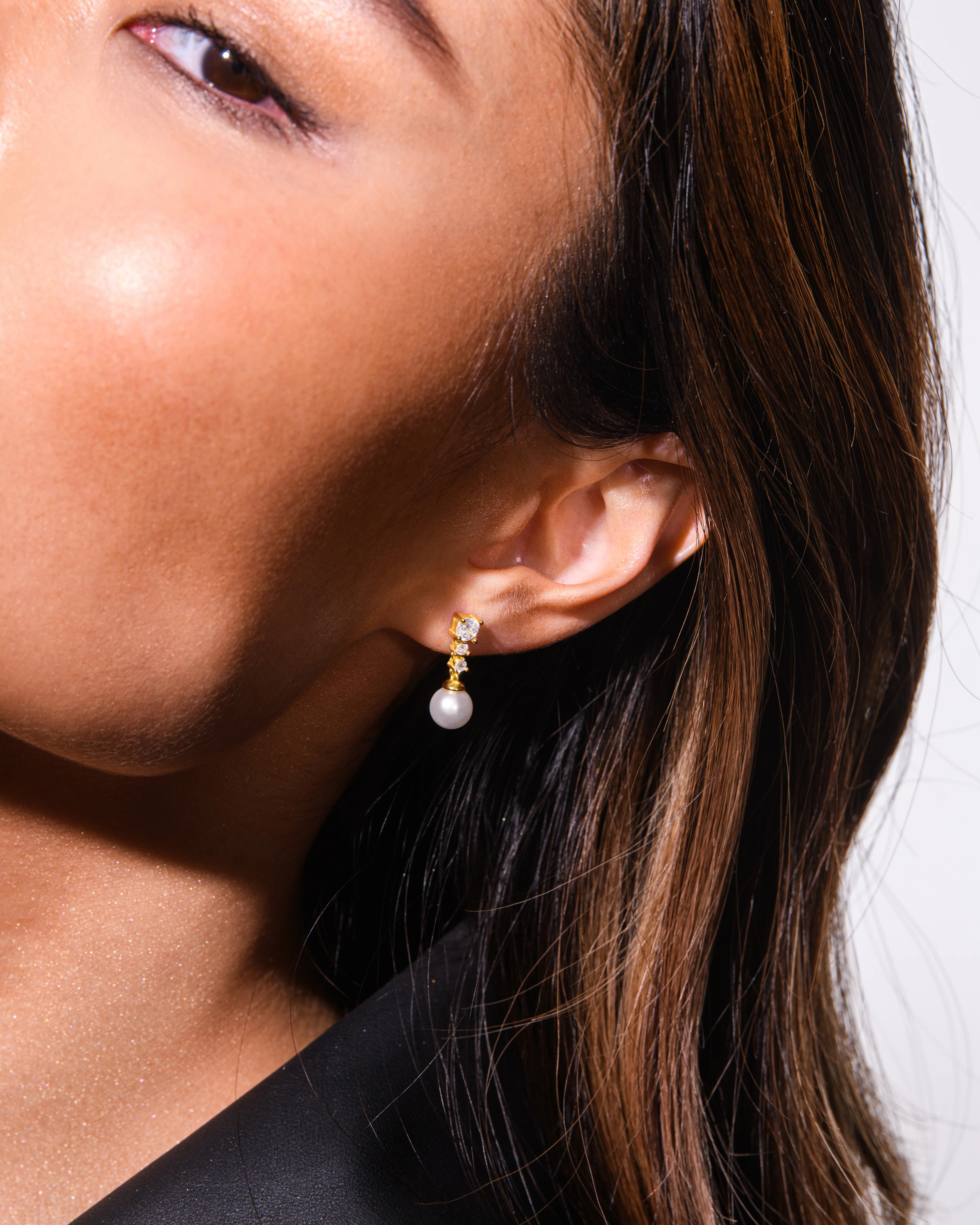 Solace Pearl Diamond Earrings Gold - Image 2