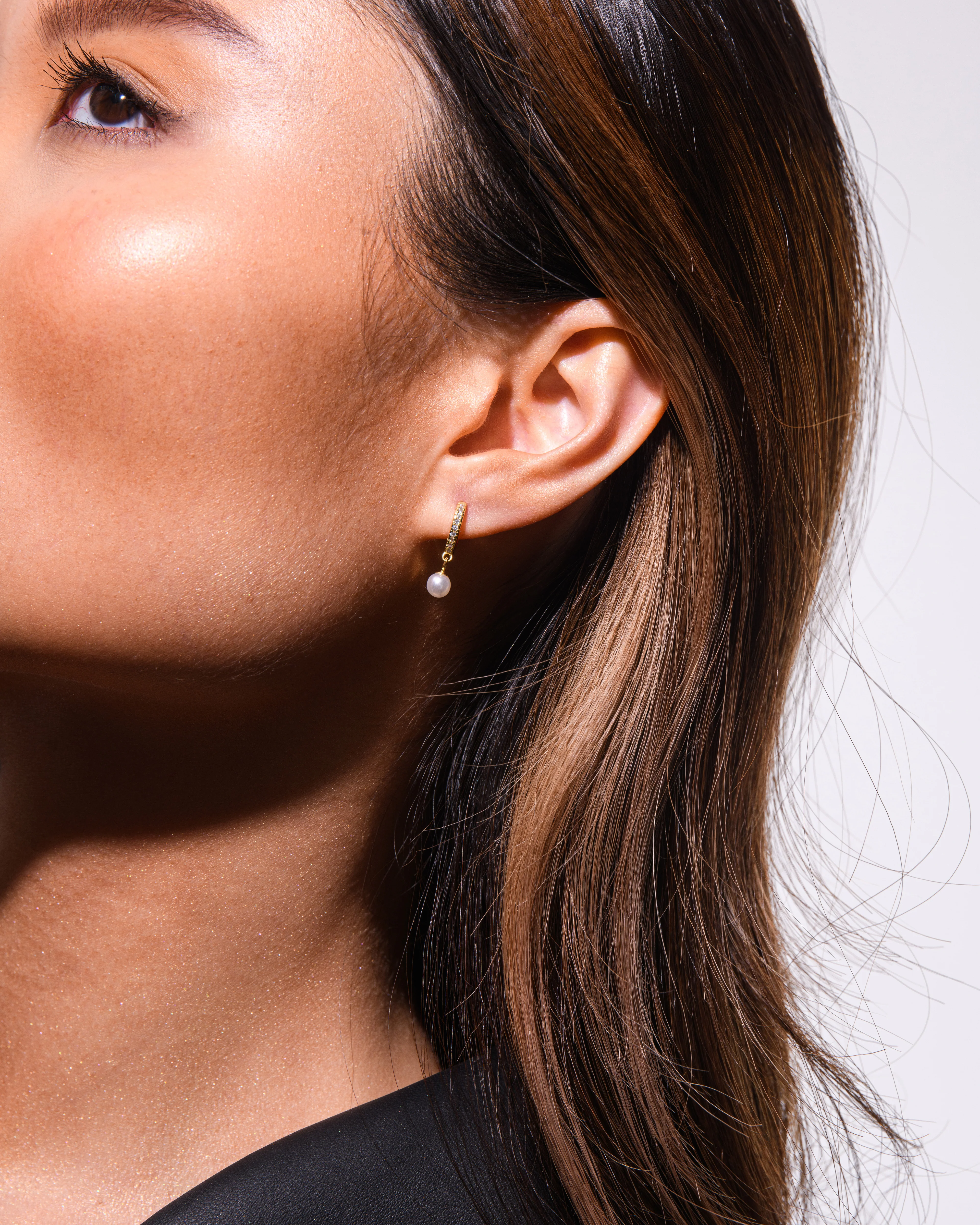 Tennis Chain Bracelet & Crystal Pearl Hoop Earrings Set Gold - Image 9