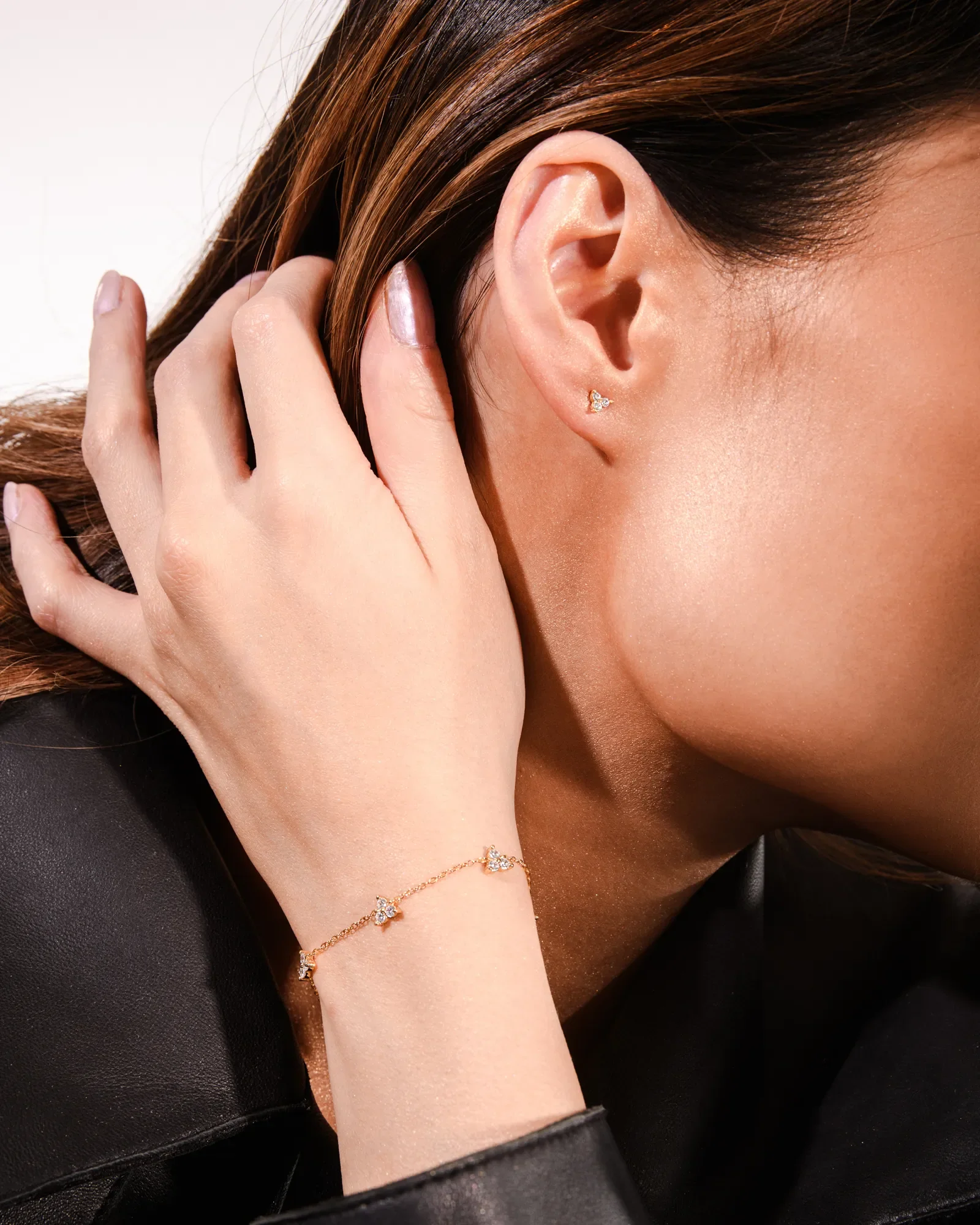 Trinity Infinity Bracelet & Trinity Studs Set Gold - Image 3