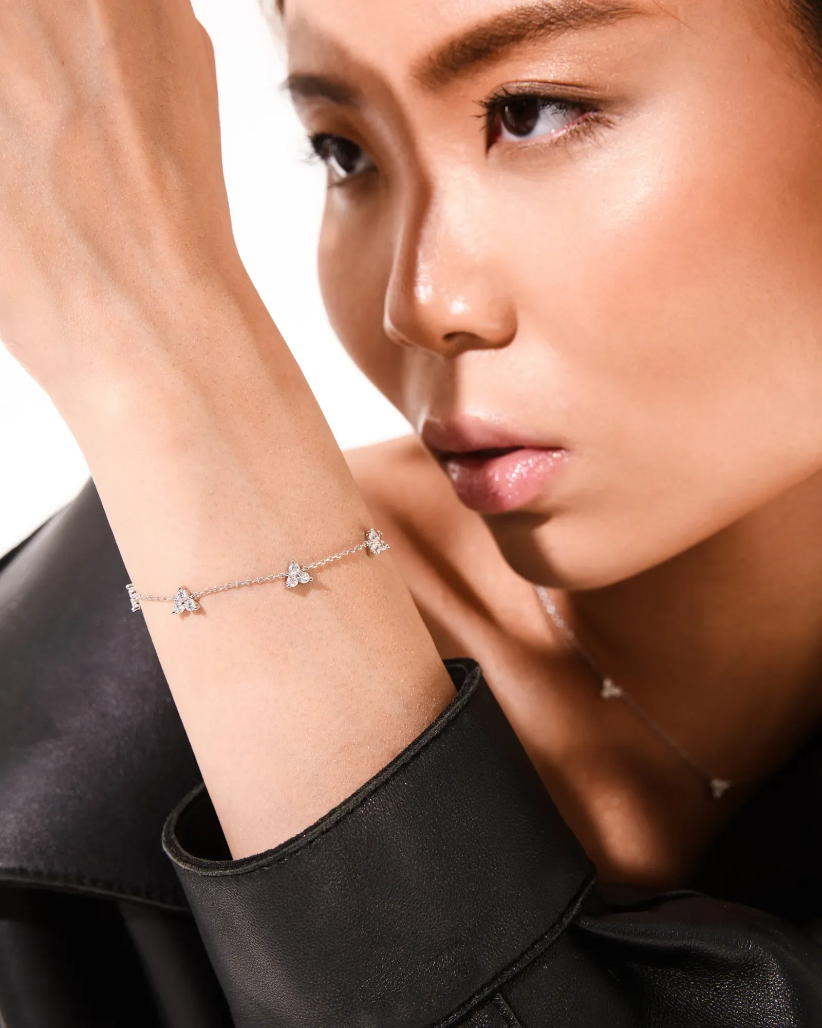 Trinity Infinity Bracelet Silver - Image 3