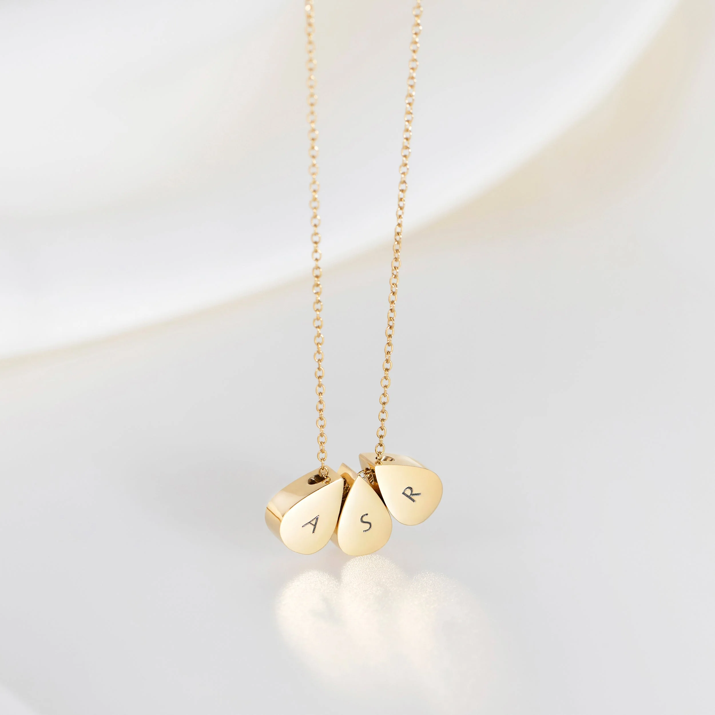 Teardrop Triple Bead Necklace in Gold - Image 4